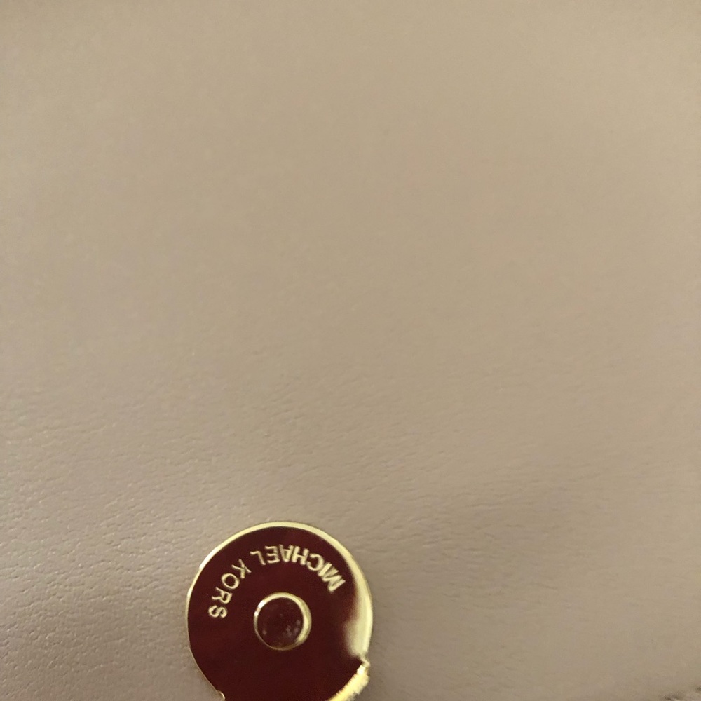 Michael Kors Hayes Backpack and Wallet set - Picture 5 of 8